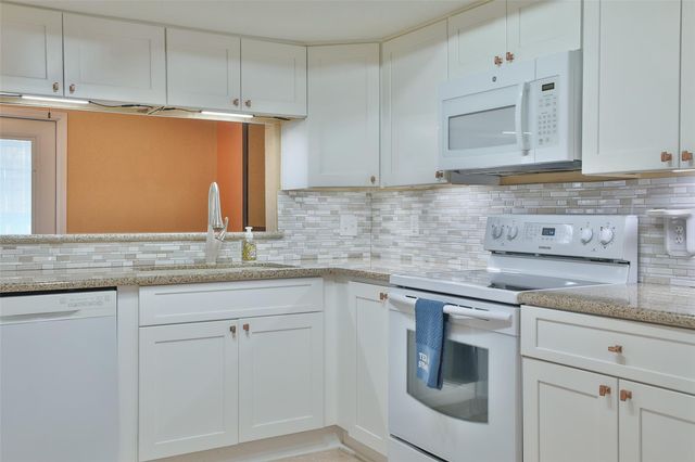 5005 Georgi Lane 84, Houston, TX 77092