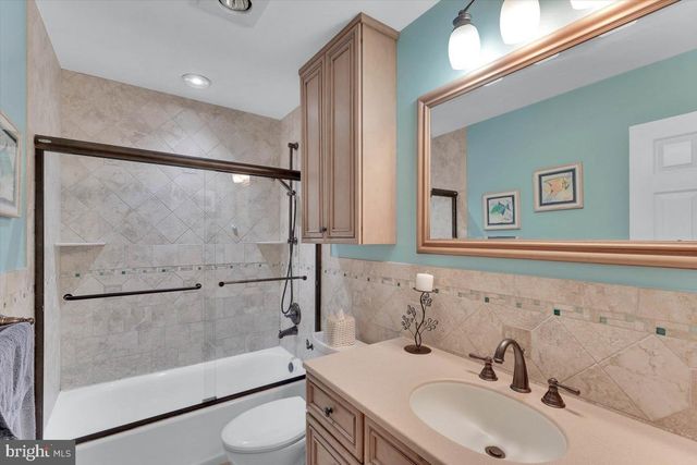 203 S ESTHER LN, Yardley, PA 19067
