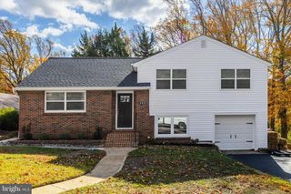 212 SUMMIT AVE, Blackwood, NJ 08012