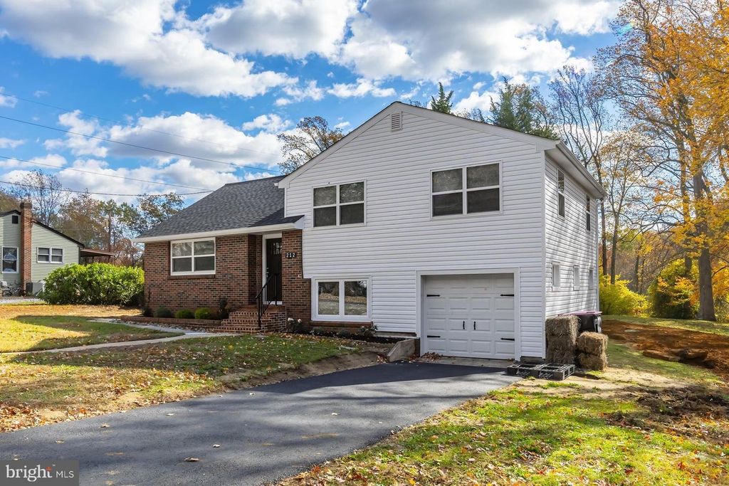 212 SUMMIT AVE, Blackwood, NJ 08012