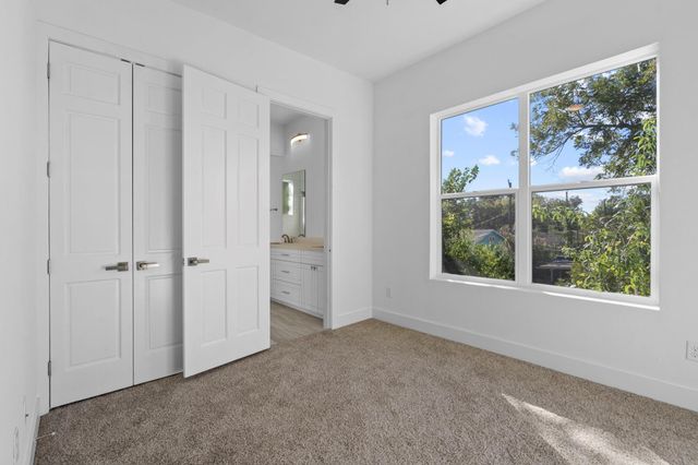 2022 Thonig Road A, Houston, TX 77055