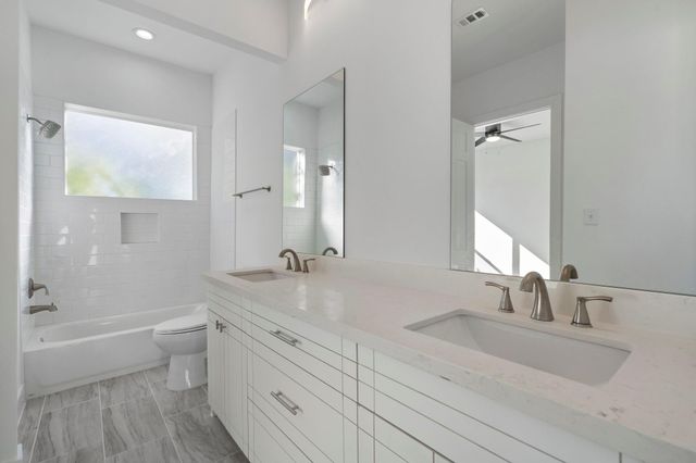 2022 Thonig Road A, Houston, TX 77055