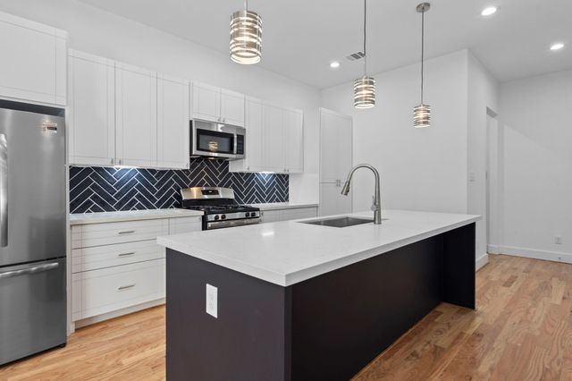 2022 Thonig Road A, Houston, TX 77055