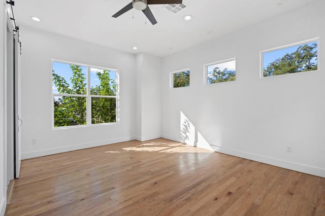 2022 Thonig Road A, Houston, TX 77055