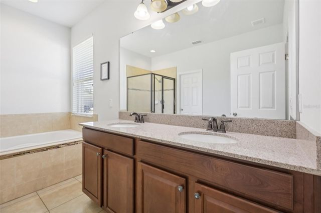 3207 ZANDER DRIVE, Grand Island, FL 32735