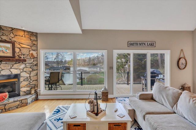 1892 Morewood RD, Hardy, VA 24101