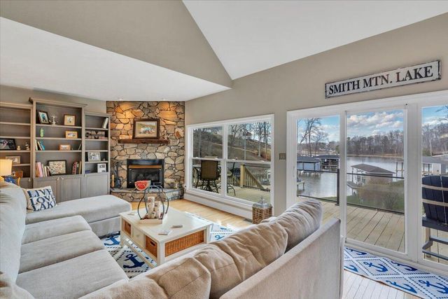 1892 Morewood RD, Hardy, VA 24101