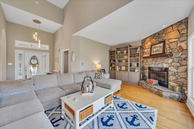 1892 Morewood RD, Hardy, VA 24101