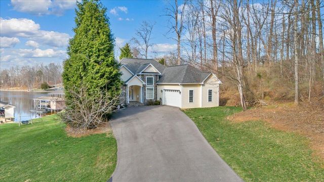 1892 Morewood RD, Hardy, VA 24101