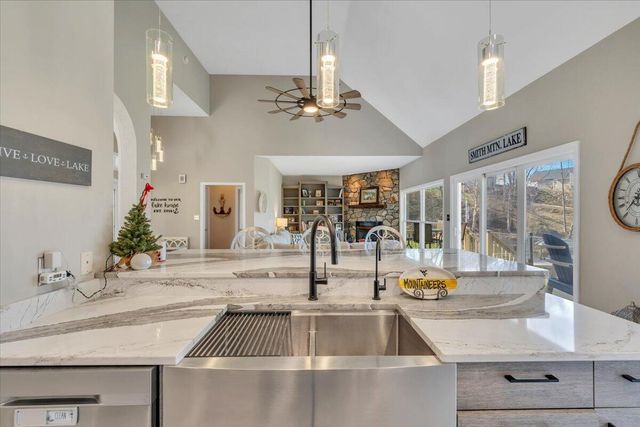 1892 Morewood RD, Hardy, VA 24101