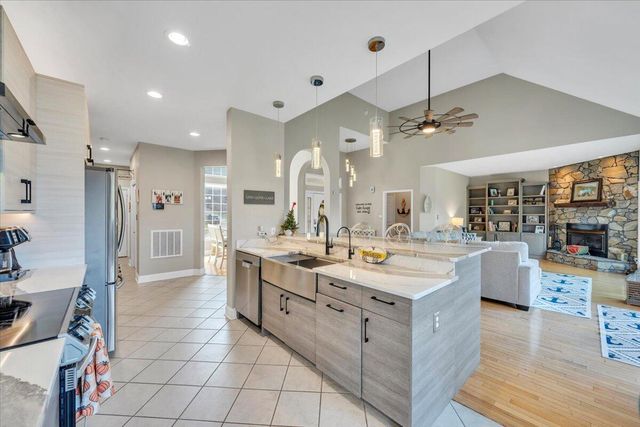 1892 Morewood RD, Hardy, VA 24101