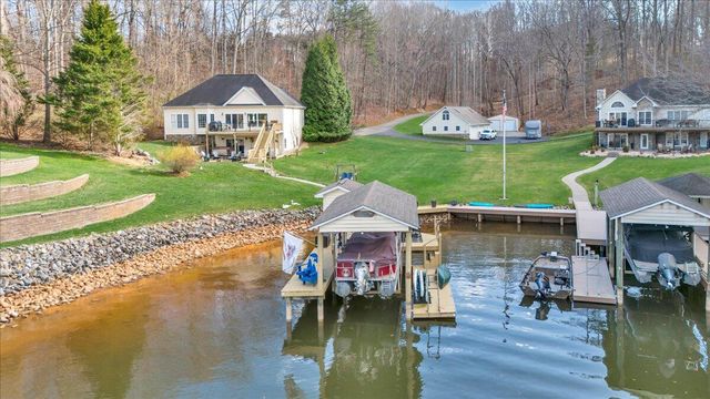 1892 Morewood RD, Hardy, VA 24101