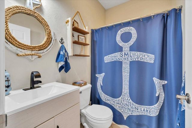 1892 Morewood RD, Hardy, VA 24101