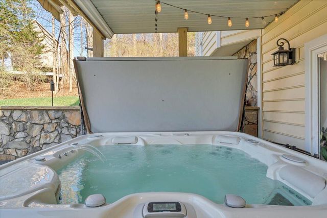 1892 Morewood RD, Hardy, VA 24101