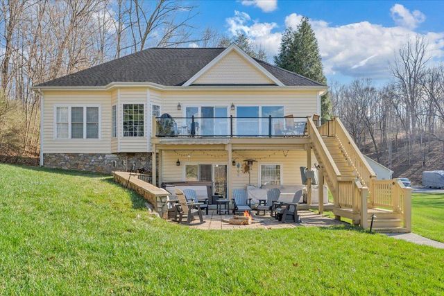 1892 Morewood RD, Hardy, VA 24101