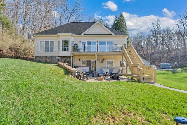 1892 Morewood RD, Hardy, VA 24101