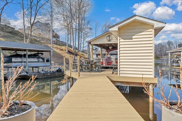 1892 Morewood RD, Hardy, VA 24101