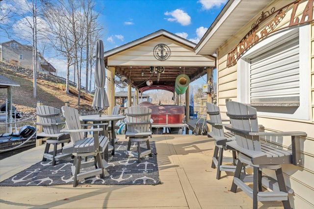 1892 Morewood RD, Hardy, VA 24101