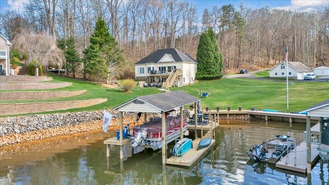 1892 Morewood RD, Hardy, VA 24101