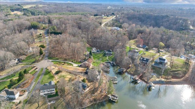 1892 Morewood RD, Hardy, VA 24101