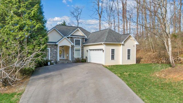 1892 Morewood RD, Hardy, VA 24101