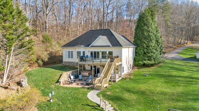 1892 Morewood RD, Hardy, VA 24101