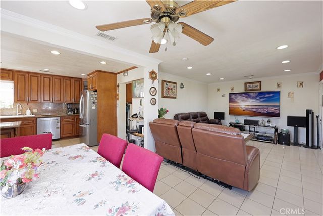 8444 Albia, Downey, CA 90242