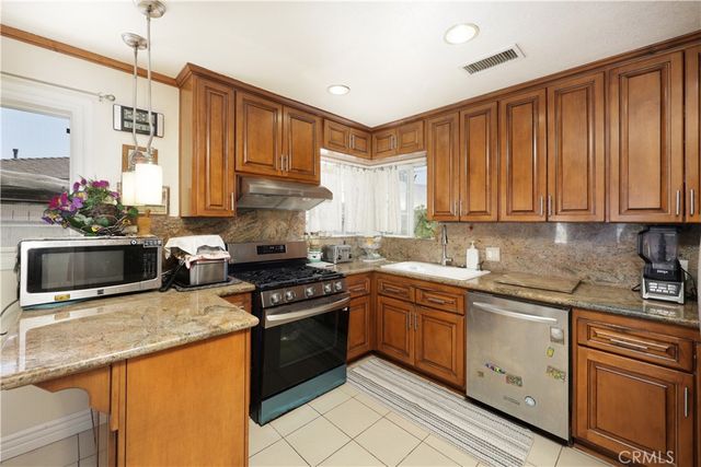 8444 Albia, Downey, CA 90242