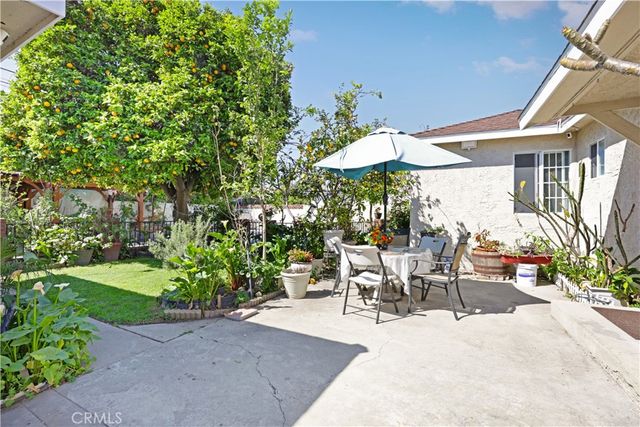 8444 Albia, Downey, CA 90242