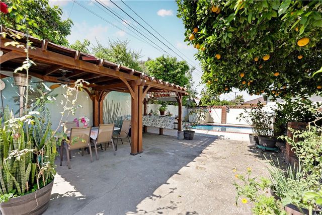 8444 Albia, Downey, CA 90242