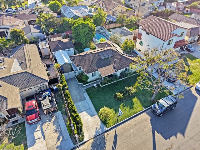 8444 Albia, Downey, CA 90242