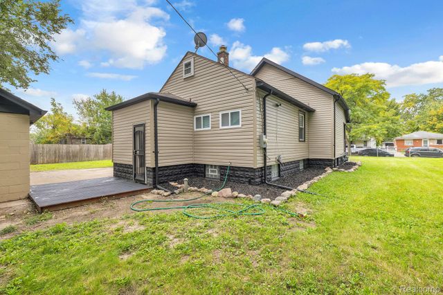 7686 Warwick Street, Detroit, MI 48228