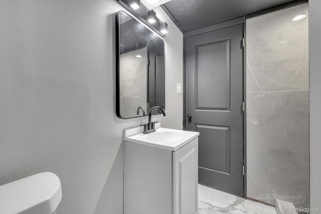 7686 Warwick Street, Detroit, MI 48228