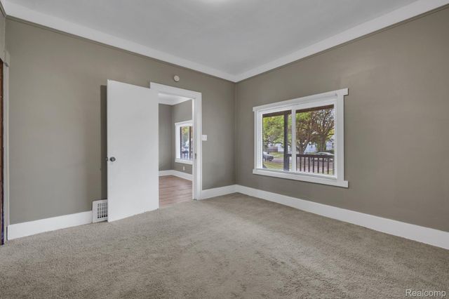 7686 Warwick Street, Detroit, MI 48228