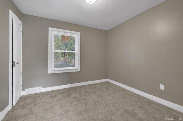 7686 Warwick Street, Detroit, MI 48228