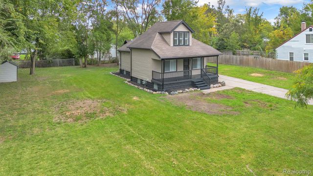 7686 Warwick Street, Detroit, MI 48228