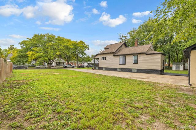 7686 Warwick Street, Detroit, MI 48228