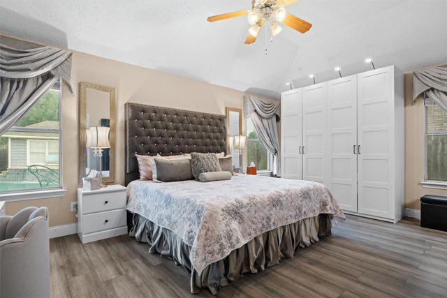 403 Creek Point Lane, Arlington, TX 76002