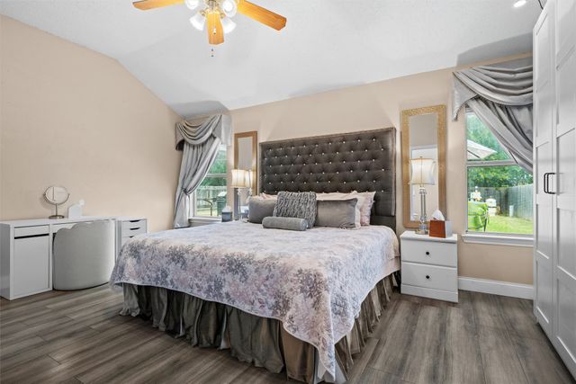 403 Creek Point Lane, Arlington, TX 76002