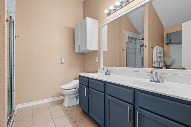 403 Creek Point Lane, Arlington, TX 76002