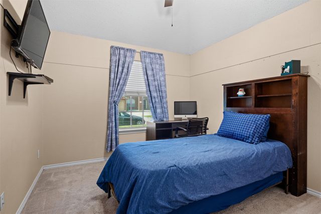 403 Creek Point Lane, Arlington, TX 76002