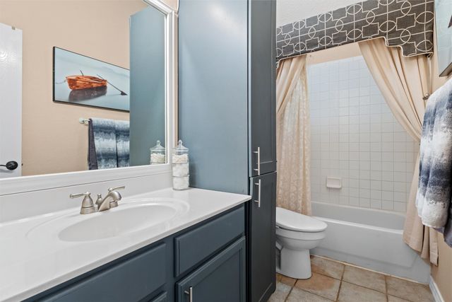 403 Creek Point Lane, Arlington, TX 76002