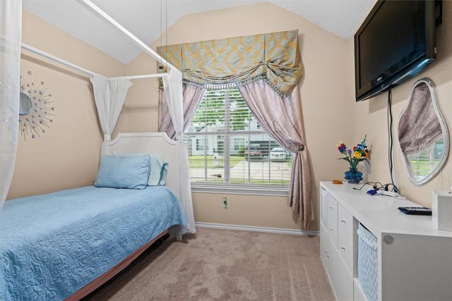 403 Creek Point Lane, Arlington, TX 76002