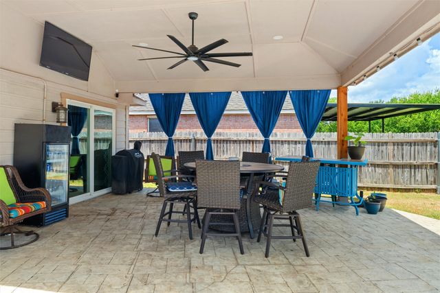403 Creek Point Lane, Arlington, TX 76002