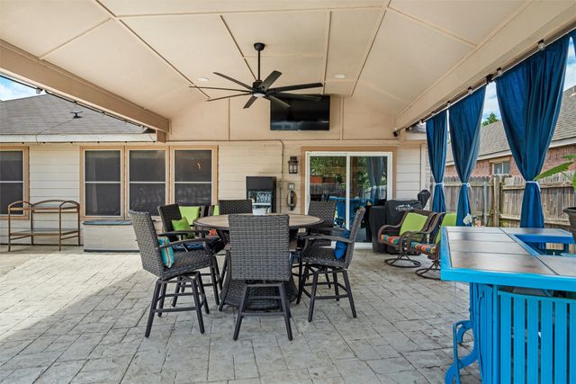 403 Creek Point Lane, Arlington, TX 76002