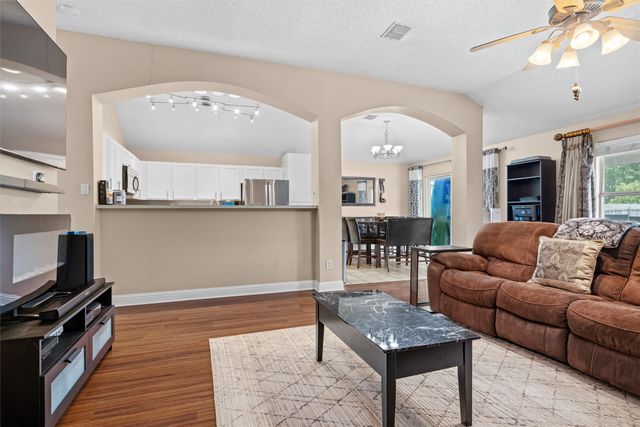 403 Creek Point Lane, Arlington, TX 76002