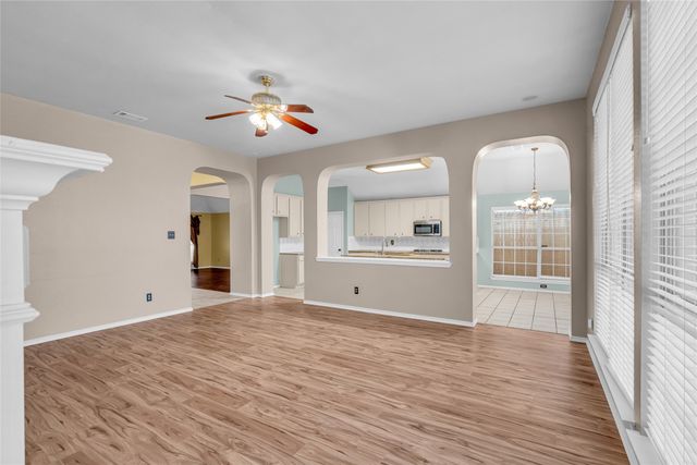 6911 Thunderbird Drive, Arlington, TX 76002