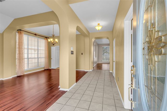 6911 Thunderbird Drive, Arlington, TX 76002