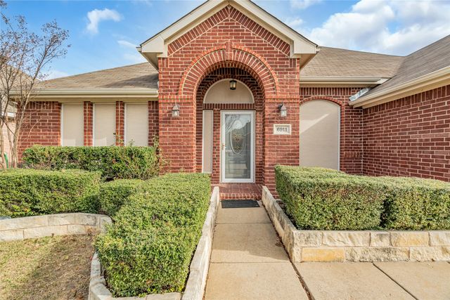 6911 Thunderbird Drive, Arlington, TX 76002