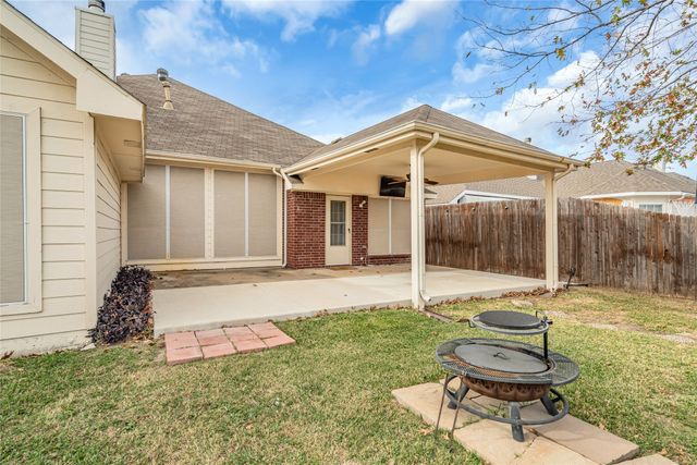 6911 Thunderbird Drive, Arlington, TX 76002